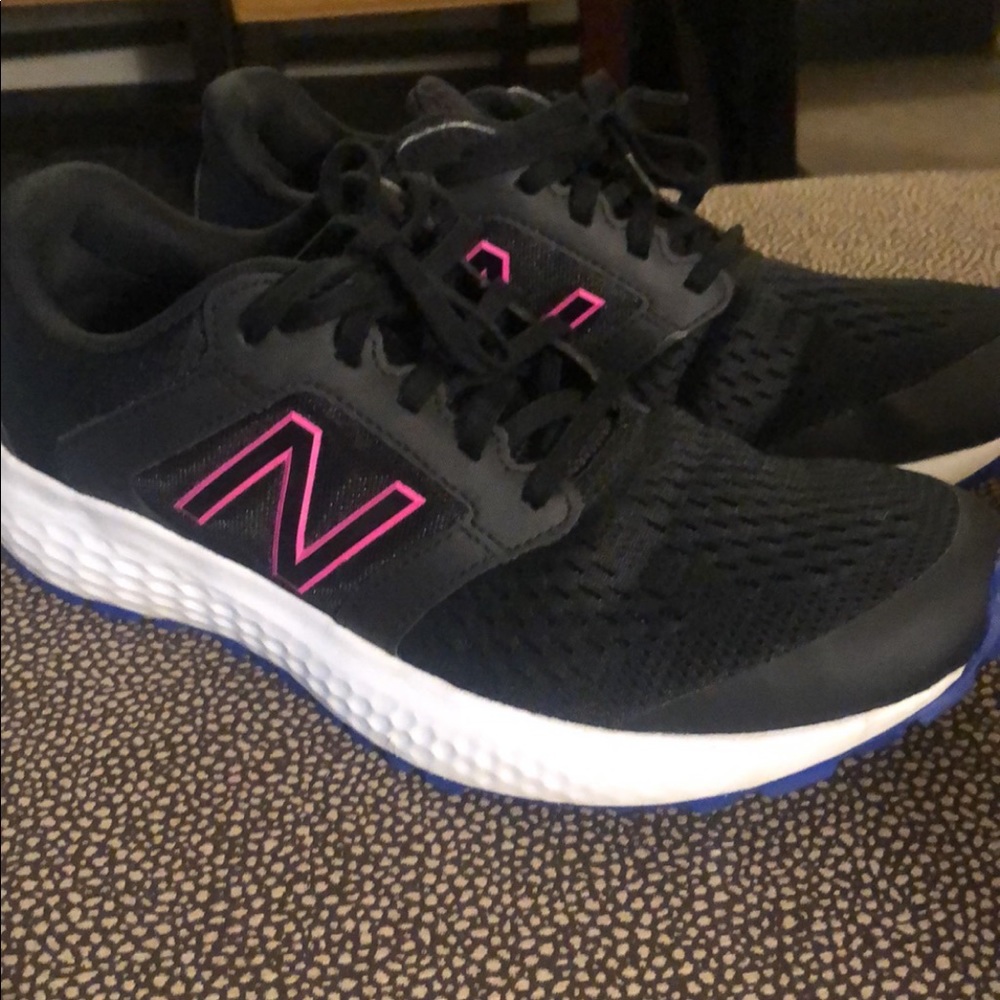 New Balance Women's 520 V5 Running Shoe Size 10